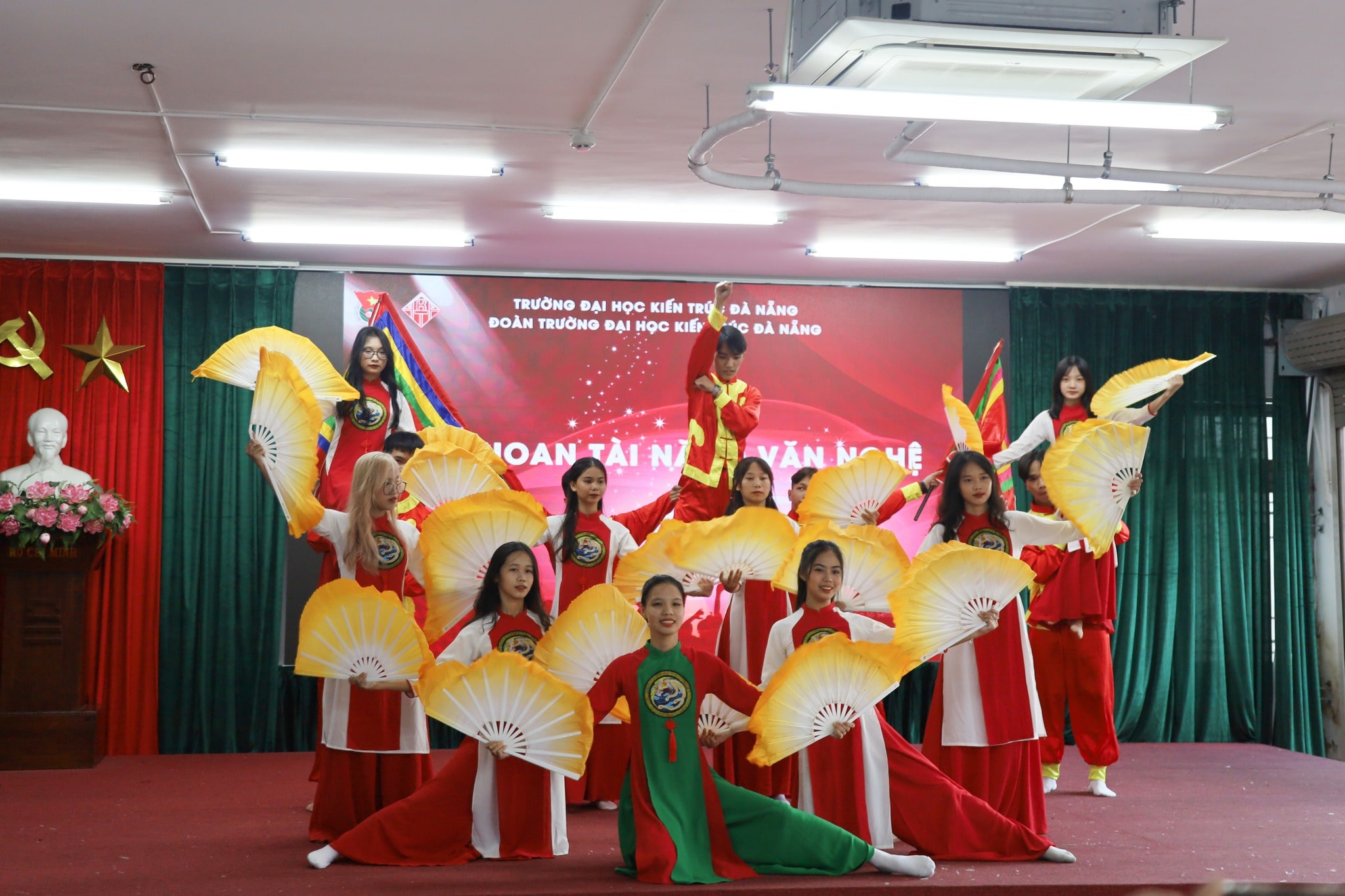 Hoạt động chào mừng kỷ niệm 40 năm ngày Nhà giáo Việt Nam , Kỷ niệm 16 năm thành lập Trường Đại học Kiến Trúc Đà Nẵng và Chào đón Tân Sinh viên năm học 2022 – 2023