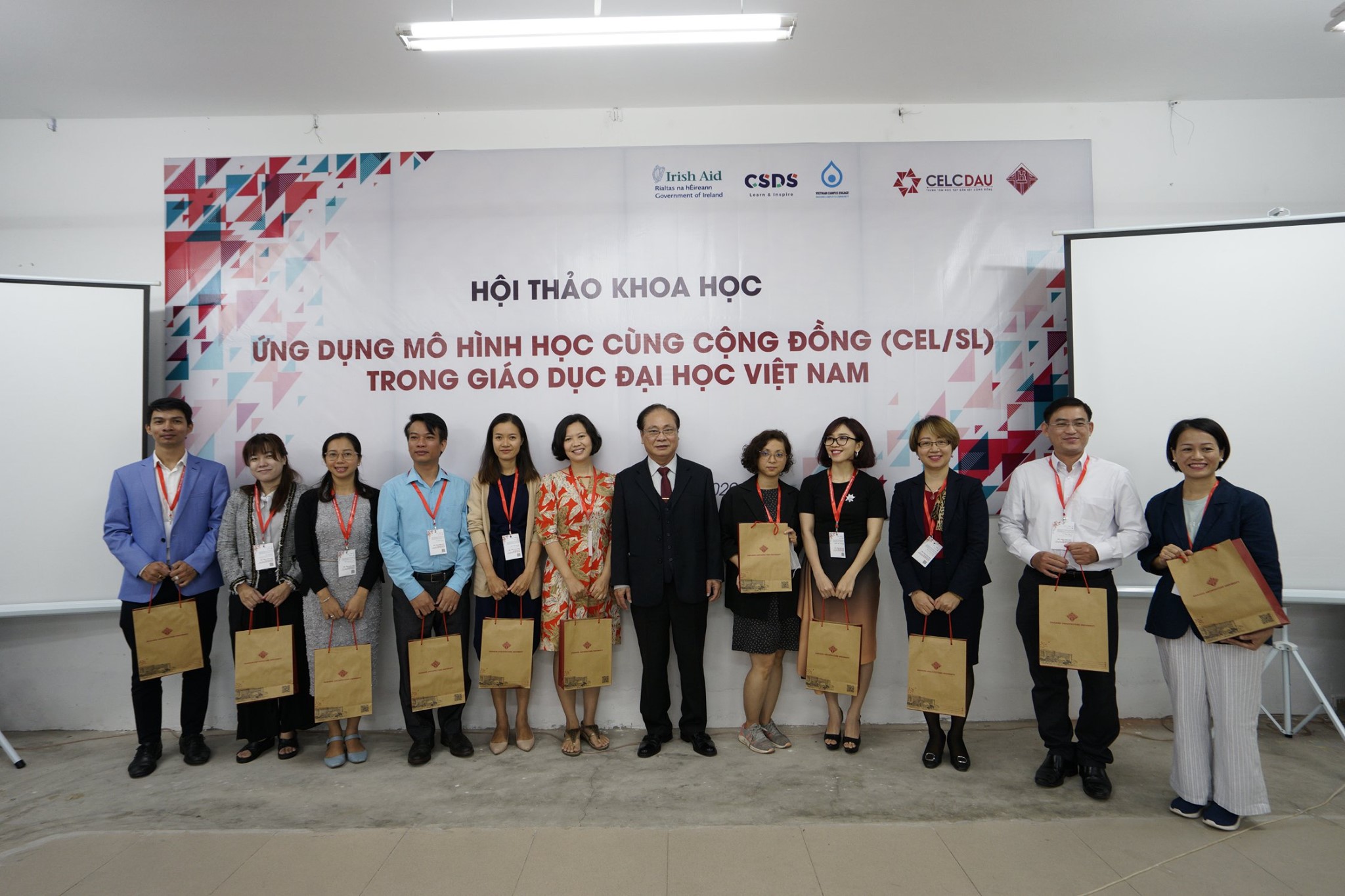 Hội thảo “Ứng dụng mô hình học cùng cộng đồng (CEL/SL) trong Giáo dục Đại học Việt Nam”