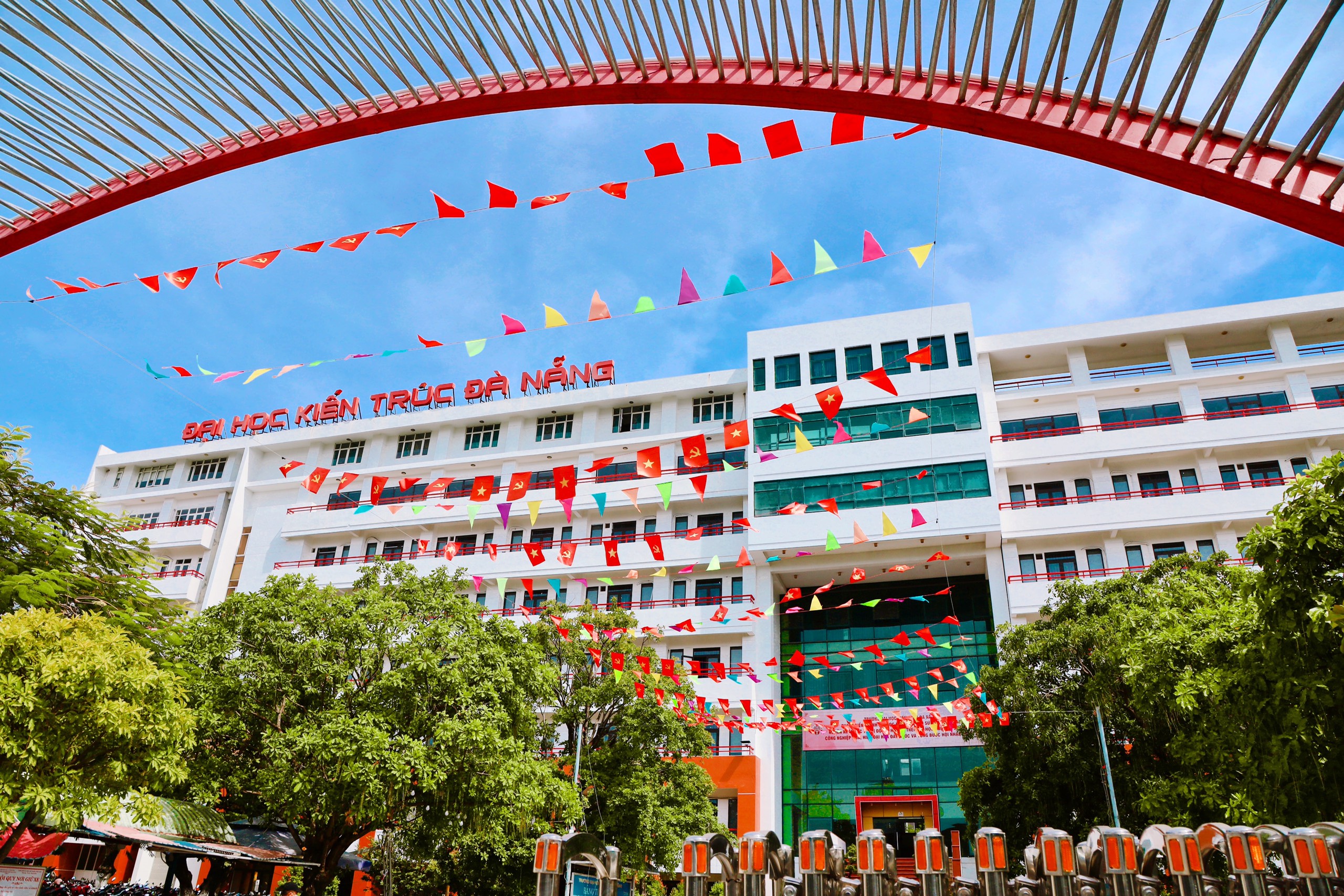 Trường Đại học Kiến trúc Đà Nẵng công bố điểm chuẩn trúng tuyển đại học (đợt 1) năm 2023